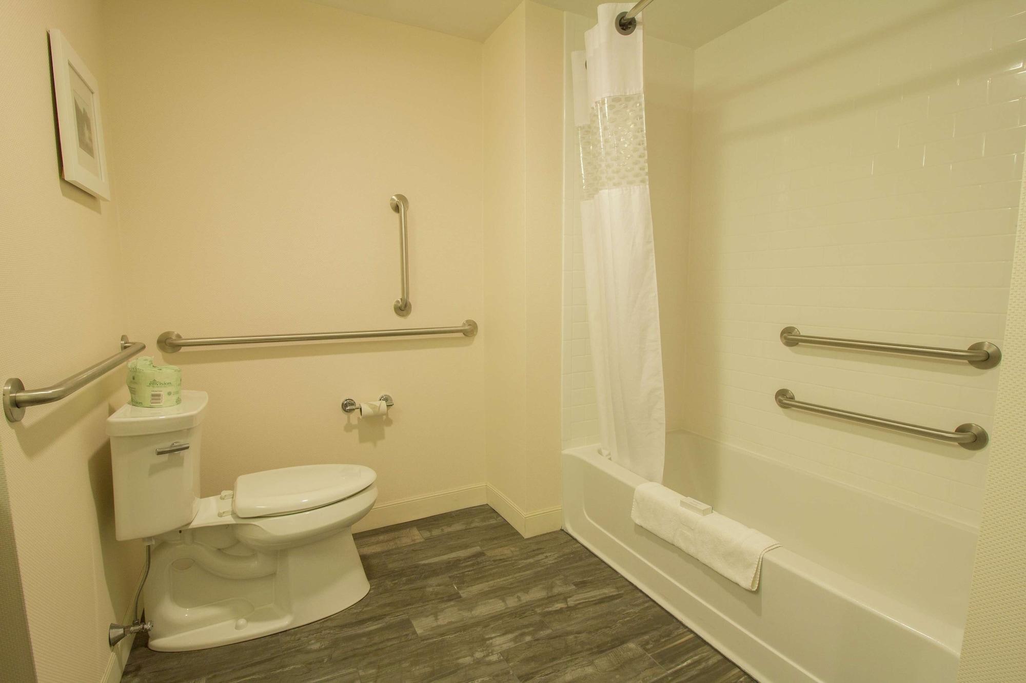 Hampton Inn & Suites Cazenovia, Ny Екстер'єр фото