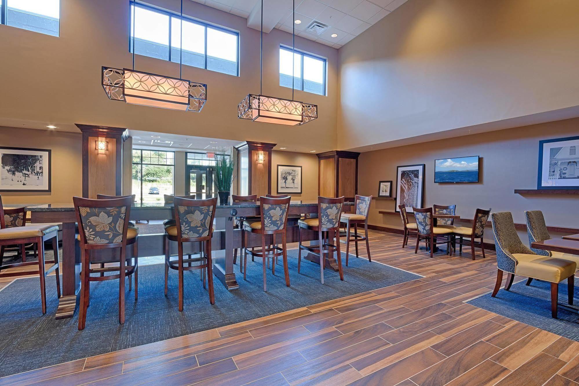 Hampton Inn & Suites Cazenovia, Ny Екстер'єр фото