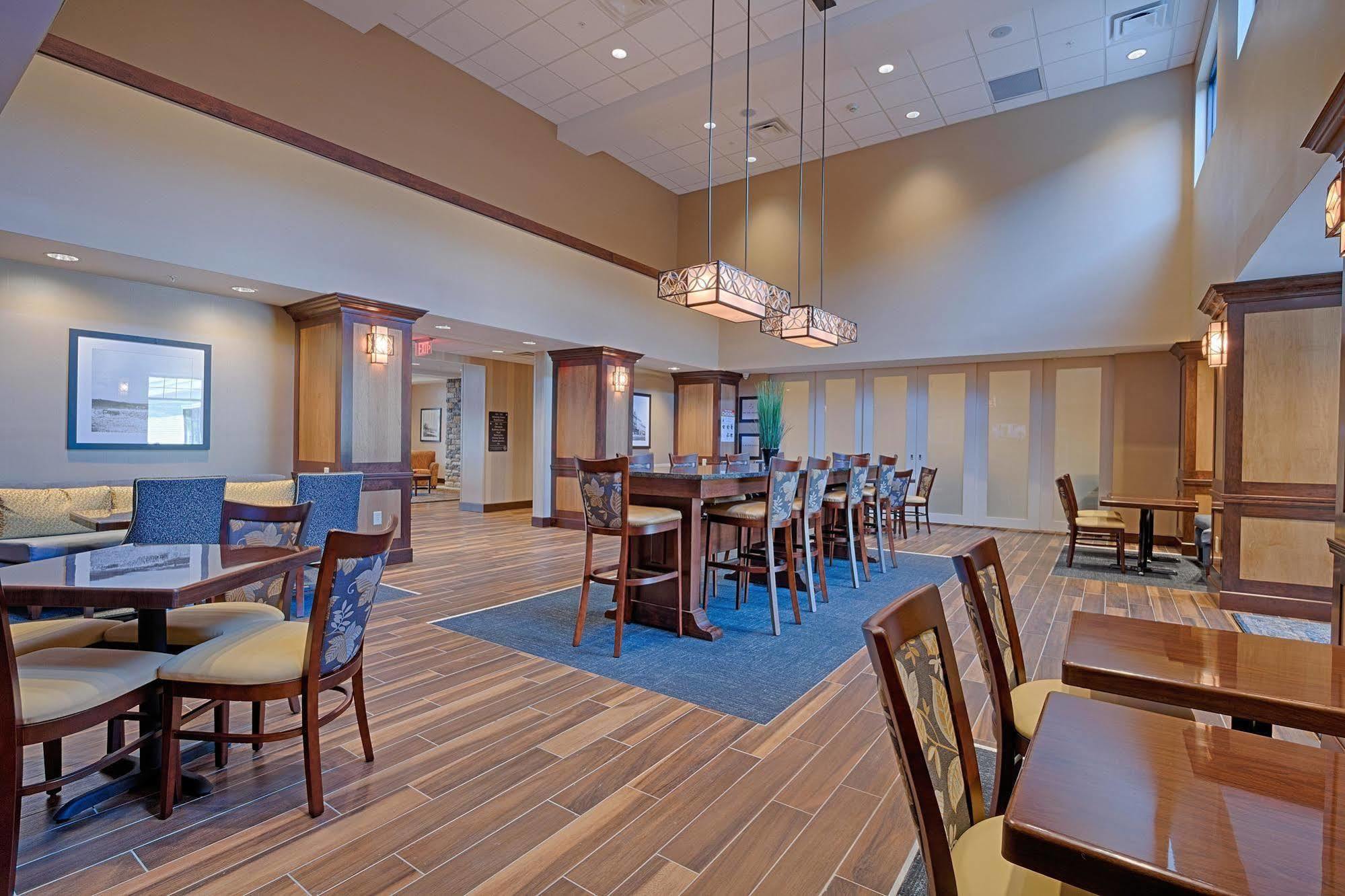 Hampton Inn & Suites Cazenovia, Ny Екстер'єр фото