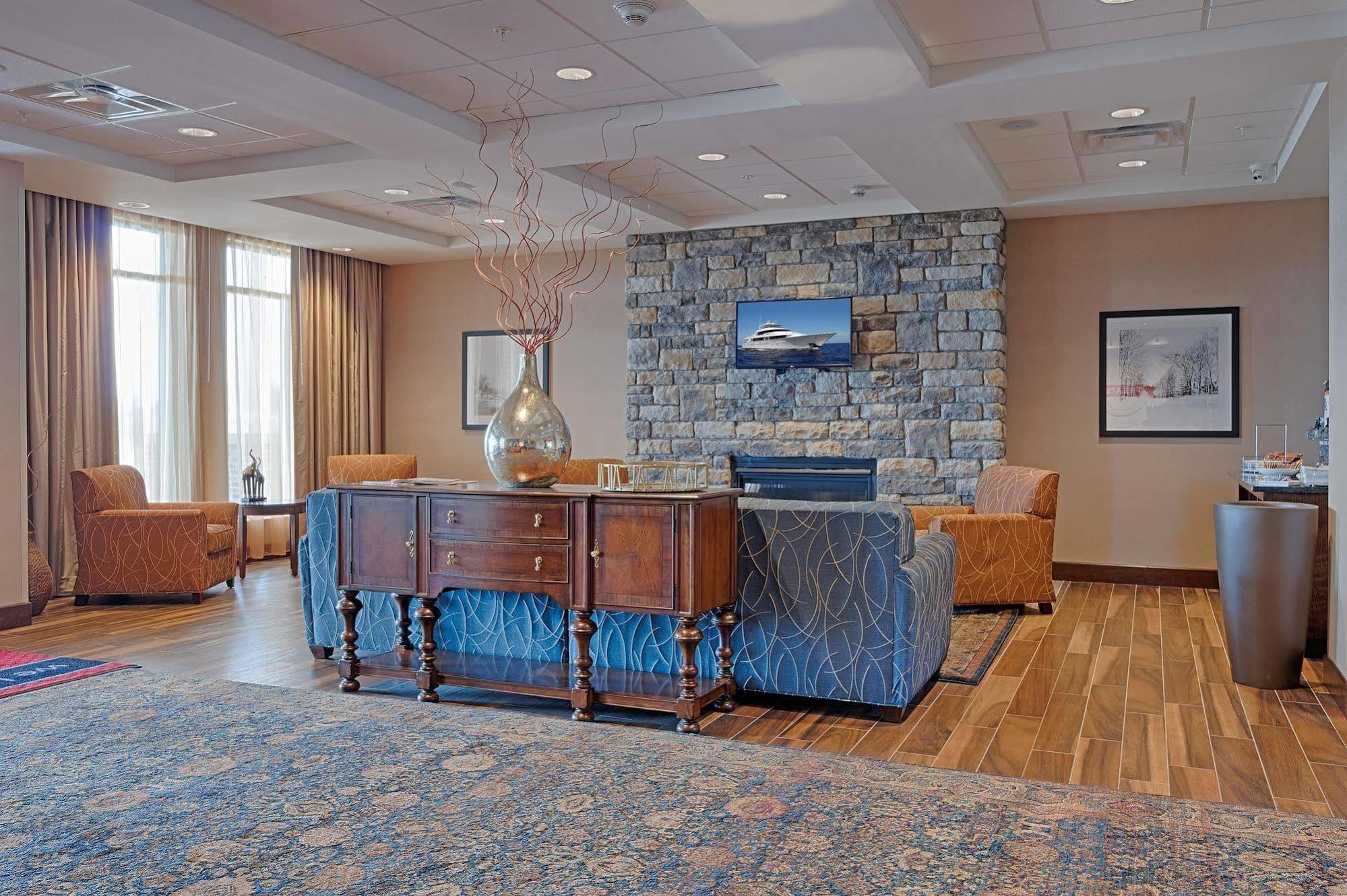 Hampton Inn & Suites Cazenovia, Ny Екстер'єр фото